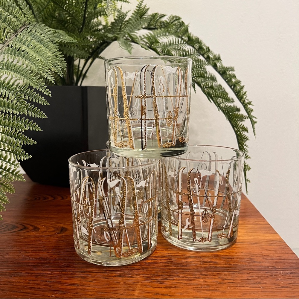Set of 4 Vintage Georges Briard Ski Theme Glasses